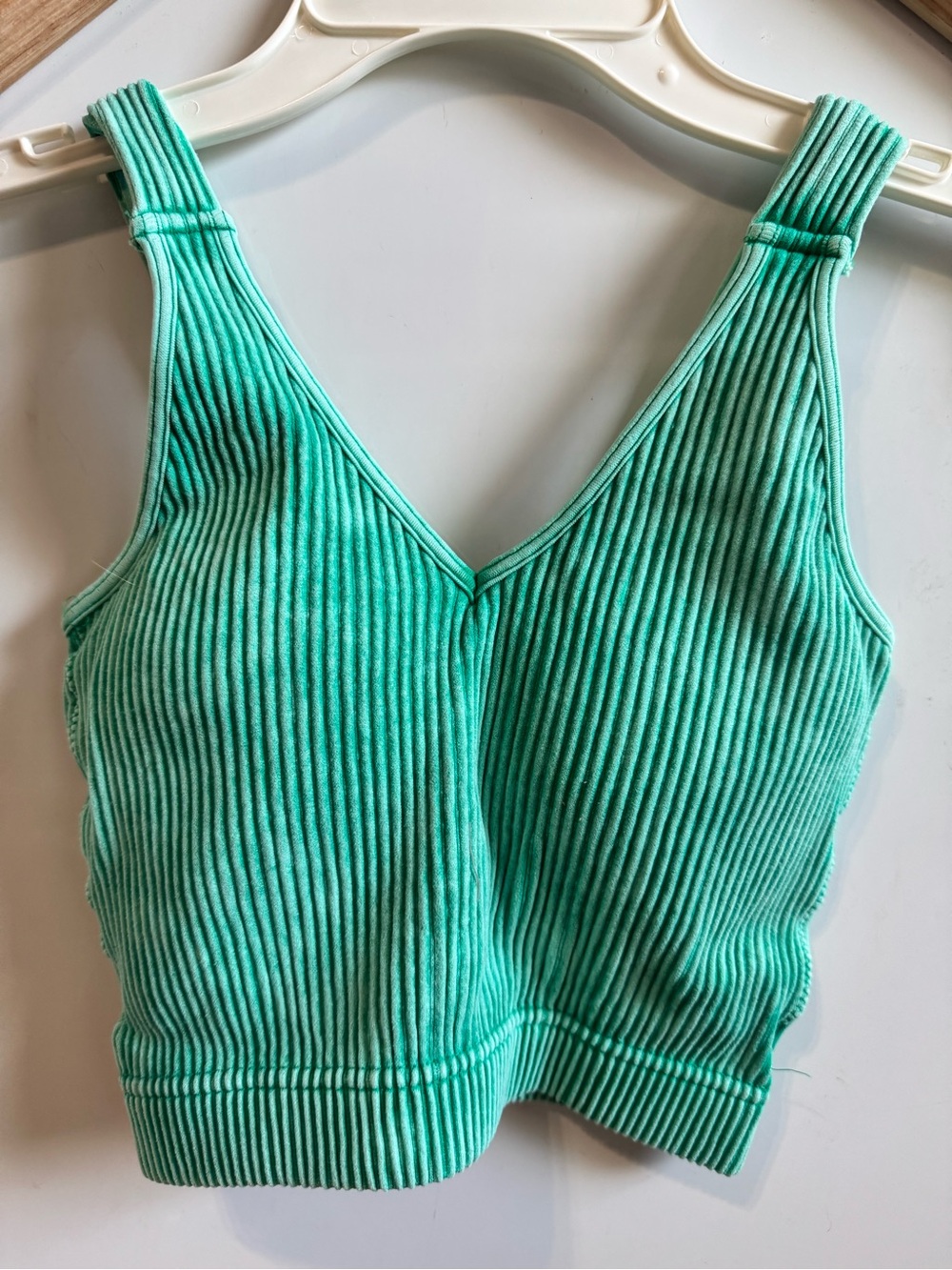Zenana Outfitters Ribbed V-Neck Camisole in Mint